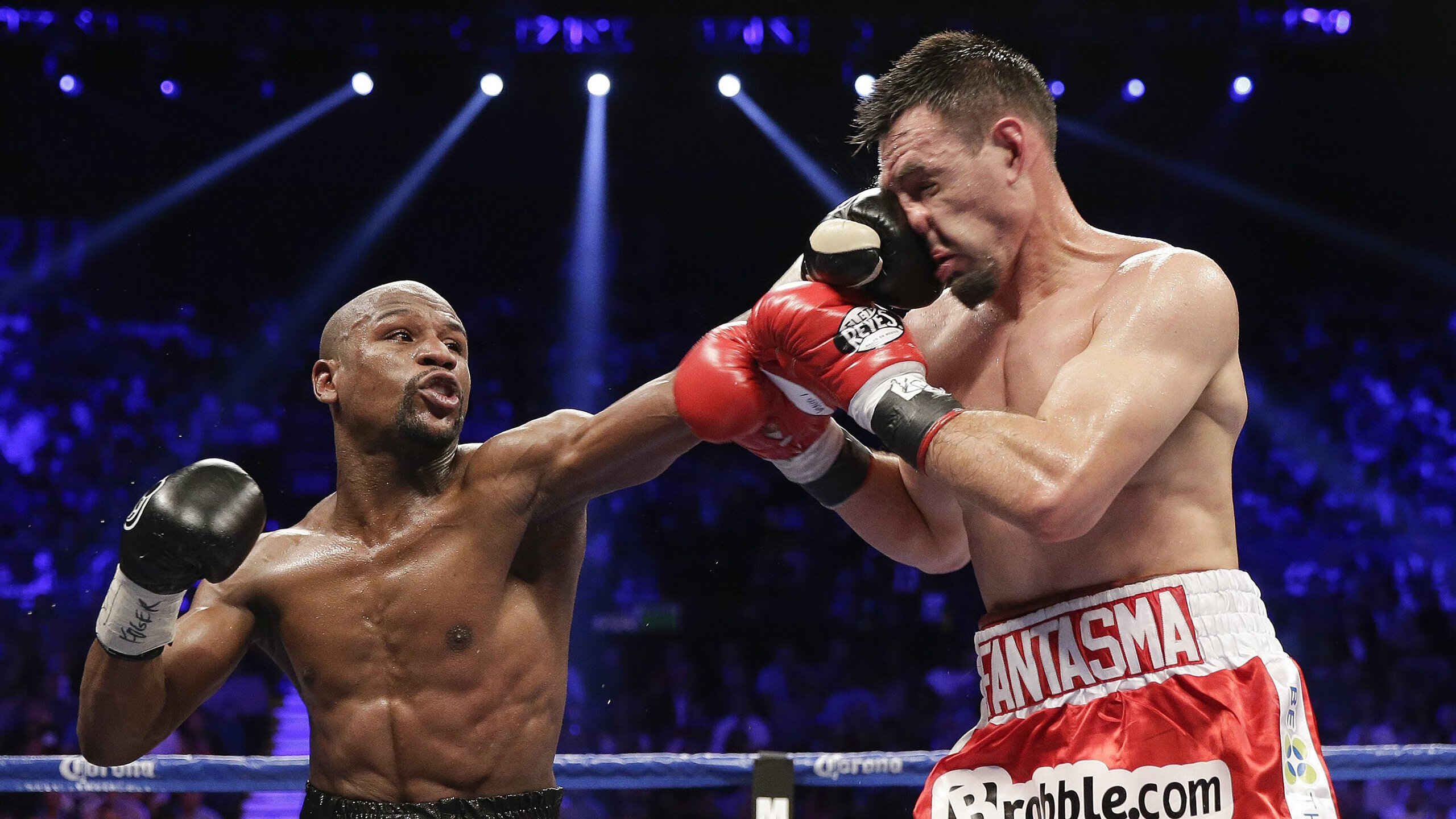 布莱克本高位压迫成效显著，蓝白军团冲击升级，布莱克本ds